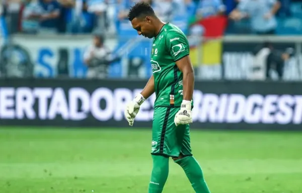 El portero ecuatoriano fue titular en 3 partidos y recibió 6 goles