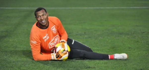 El portero entregó parte de su dinero