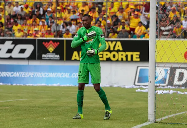 El portero se enfrentó a CR7 con LDUQ