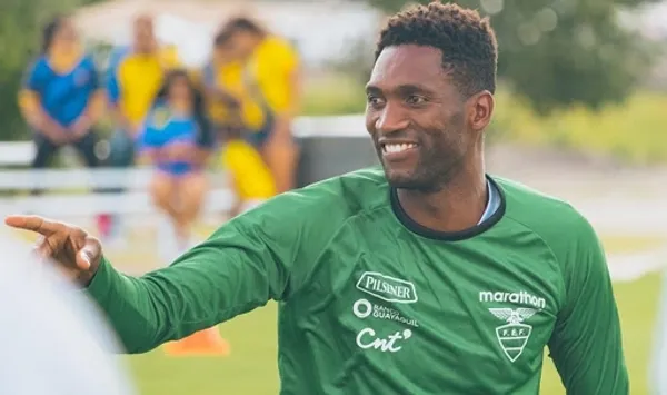 El portero tiene un pie afuera de Vélez y quien quiera ficharlo deberá cumplir con esta exigencia del ecuatoriano