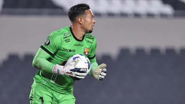 El portero venezolano se ha convertido en un crack en el Ídolo, y su precio ya subió a 700 mil