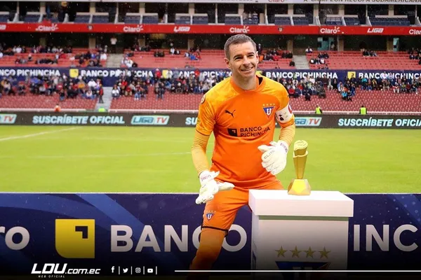 El portero ya va pensando en lo que será de su futuro cuando decida colgar los guantes