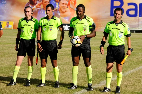 El presidente de árbitros de Tungurahua expresó que hay una reducción considerable de los suelos de los árbitros que no hagan bien sus labores