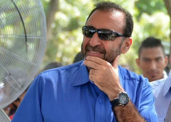 El presidente de Emelec no se aguanto las ganas y detuvo la entrevista