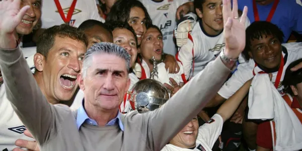 El saludo del histórico DT Edgardo Bauza