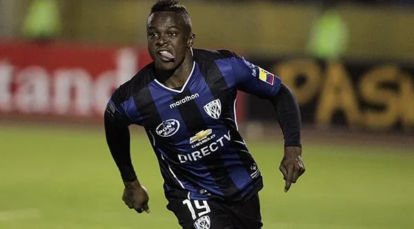 El Tin Angulo está por cumplir su sanción y ya lo tienen en carpeta en el país