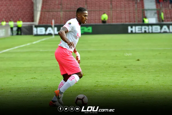 El Toño le ganó la partida a Julio Angulo en el entrenamiento de Liga de Quito