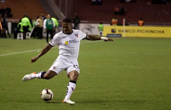 El Toño recibió nuevamente insultos de la hinchada de Aucas