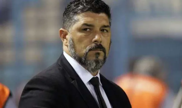 El uruguayo dejó Barcelona SC y ya tendría una propuesta para volver a los banquilllos