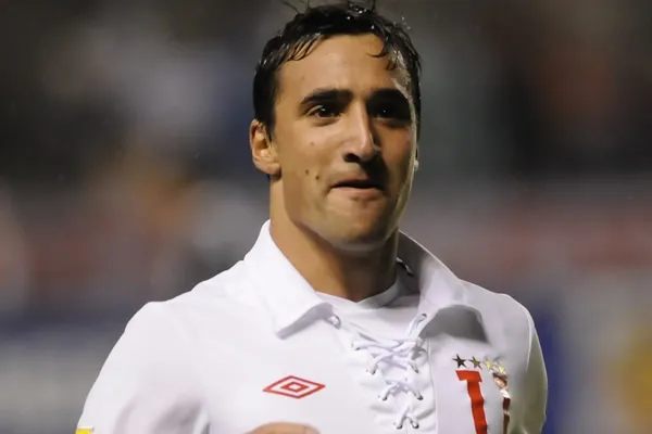 El uruguayo entrena con la Reserva de Libertad, donde no es tenido en cuenta, esperando la finalización de su contrato para definir su futuro