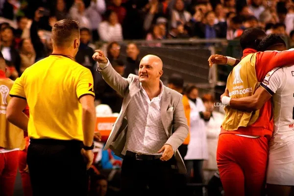 El uruguayo no logró rematar en Libertadores y está por quedar fuera