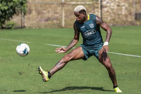 El volante ecuatoriano sonó para regresar al fútbol mexicano, pero debido a la pandemia se frustró su traspaso y ahora ha bajado su precio en el mercado