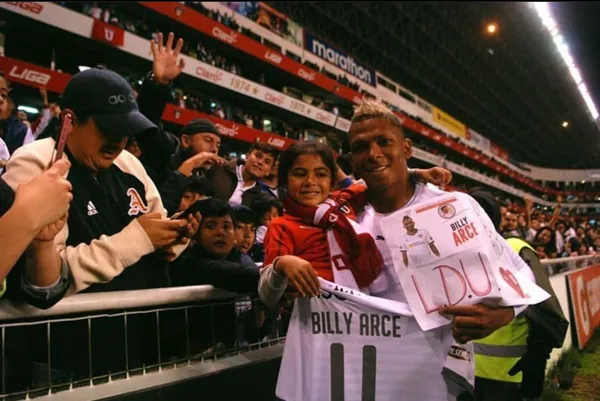 El volante de LDU se entretiene durante la cuarentena