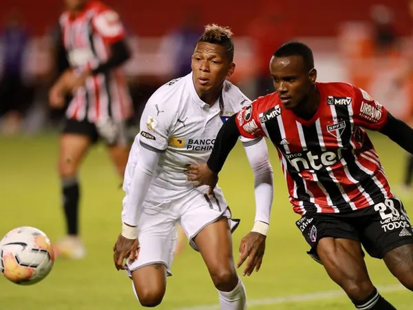 El volante de Liga de Quito tuvo un gesto poco ortodoxo en su celebración.