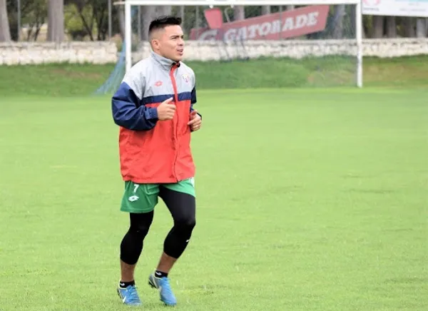 El volante ofensivo sumaría una nueva camiseta en el fútbol ecuatoriano