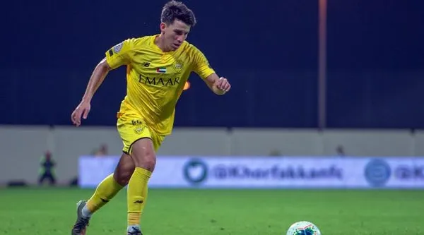 El volante de primera línea es opción para "los albos"