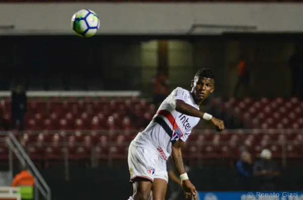 El zaguero ecuatoriano aportó con un gol en la victoria de su equipo