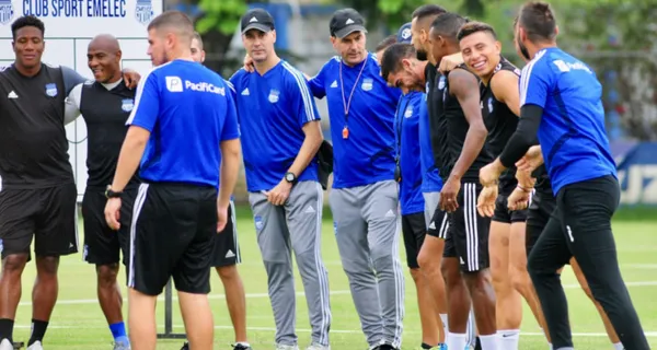Emelec arrancó su pretemporada y hay un jugador que está con un nivel bastante alto y sorprendió a Ismael Rescalvo. Mira quién es