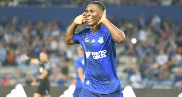 Emelec carece de gol y una de las opciones podría ser Brayan Angulo, sin embargo el salario que tiene en Cruz Azul sería lo que busca en su siguiente destino