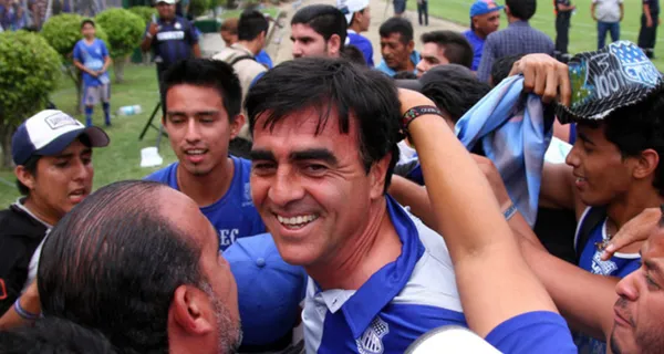 Emelec está peleando por ser campeón de la Liga Pro A sin final mientras que Gustavo Quinteros ex entrenador del club está con Colo Colo clasificado a Copa Libertadores y mirando nuevos refuerzos