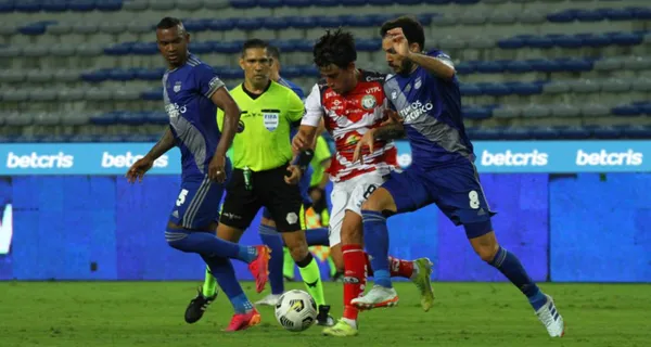 Emelec ganó a Guayaquil City y al final del compromiso Pool Gavilánez estalló en rueda de prensa. En las redes circula una imagen donde se muestra que no fue penal