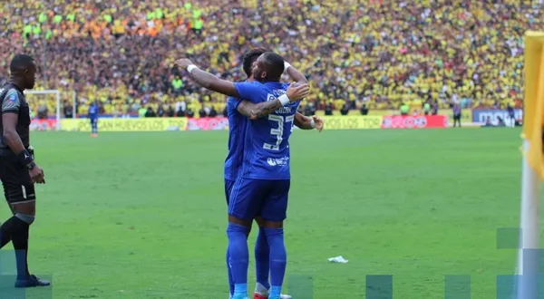 Emelec le ganó 3-0 a Barcelona SC en el estadio Monumental