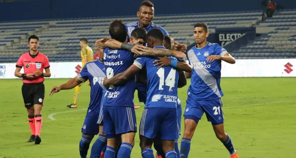 Emelec logró llevarse tres puntos del complicado reducto de Muschuc Runa en el estadio Bellavista de Ambato pero no todos fueron buenas noticias
