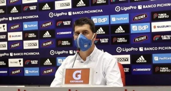 Emelec logró quedarse con los tres puntos en el estadio Capwell, que le da grandes oportunidades para meterse en la siguiente ronda de Sudamericana ¿Es por la cábala de Ismael Rescalvo?