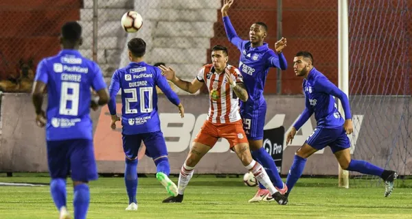 Emelec no pudo sostener la ventaja ante Técnico Universitario y le empataron al final