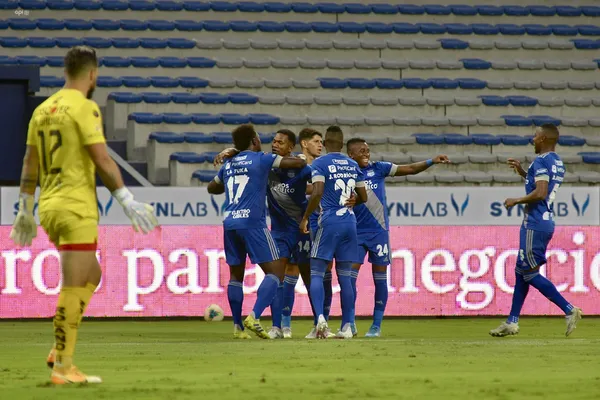 Emelec se levanta y gana en la LigaPro