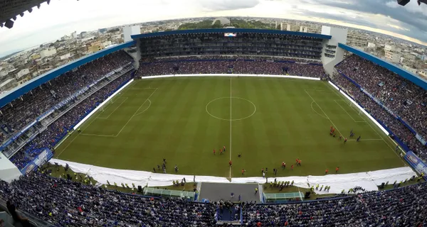 Emelec sigue peleando en la punta del torneo ecuatoriano y le sigue de cerca Barcelona SC. A los hinchas llamó la atención lo que decidió Macará para el cotejo en el Capwell