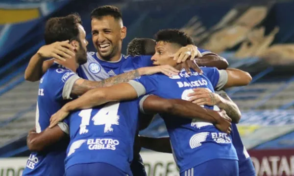 Emelec vuelve a la punta del grupo y sueña con la clasificación