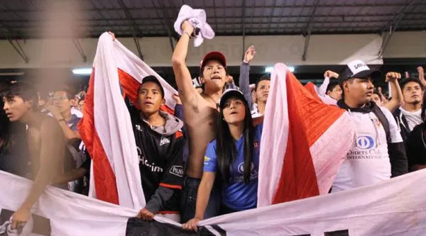 En Casa Blanca se levantaron aplausos por la consagración de IDV en la Sudamericana