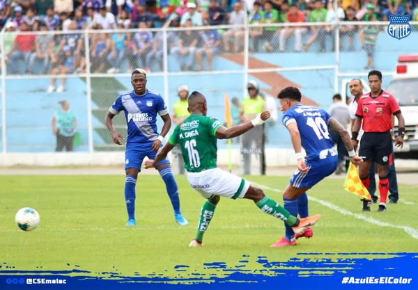 En el cotejo entre Emelec y Orense se agregaron más de cinco minutos de adición