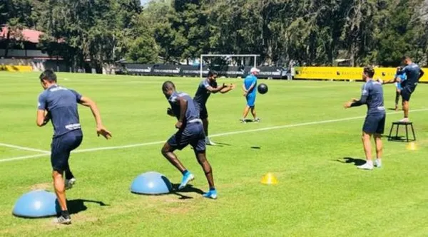 En el entrenamiento de Liga de Quito no aparece un jugador que llevaba años en el club