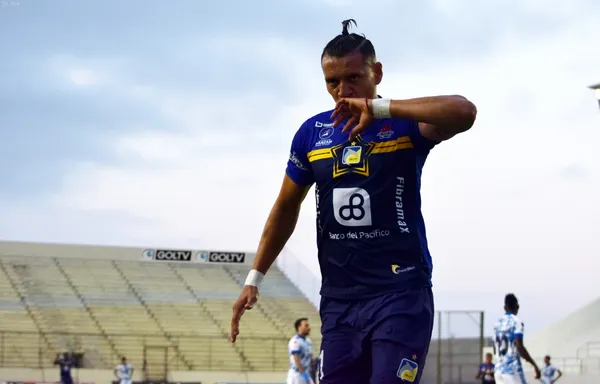 En el estadio Jocay de Manta se enfrentaron los conjuntos de Ismael Rescalvo y Carlos Ischia con un resultado que no se lo esperaba