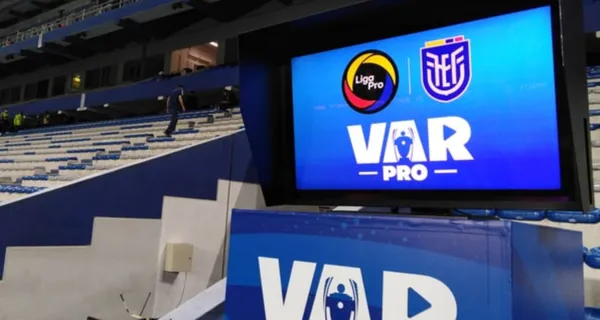 En el Fútbol Ecuatoriano se volvieron a valer de métodos poco usuales para corregir decisiones arbitrales. En el cotejo Guayaquil City ante Técnico Universitario ocurrió algo insólito