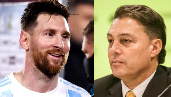 En el partido entre Ecuador y Argentina a Messi le dieron una camiseta de Barcelona, pero nunca hubo una foto con la camiseta