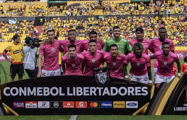 En la delegación de Flamengo que jugó con Independiente, hay 6 casos positivos