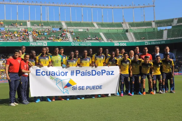 En las cadenas de televisión y redes sociales se llevaron una sorpresa viendo a Ecuador jugando a pesar del grave momento que se vive