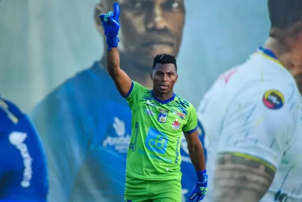 En un tiro de esquina Pedro Ortiz hizo un acto bochornoso