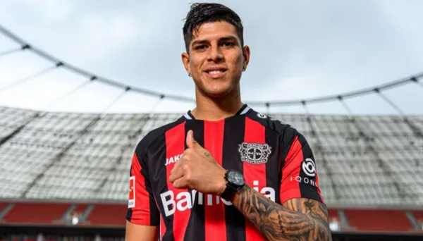 En una foto que subió el ecuatoriano se puede evidenciar el nuevo tatuaje que se hizo en el cuello