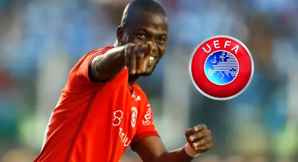 Enner Valencia con la Camiseta del Inter de Porto Alegre.