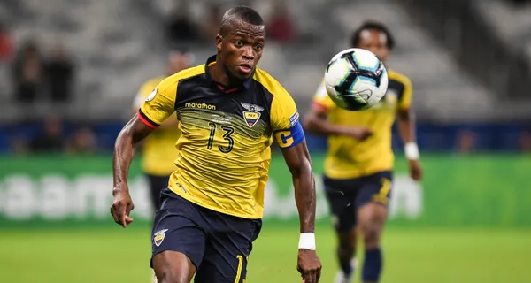 Enner Valencia fue entrevistado luego del partido contra Colombia y en entrevista con el borde de campo tuvo que improvisar su respuesta porque no entendió portugués