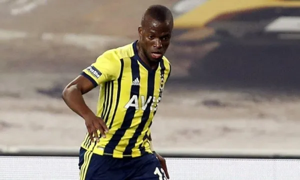 Enner Valencia sobre la hora le dio la victoria al Fenerbahce con una magistral actuación