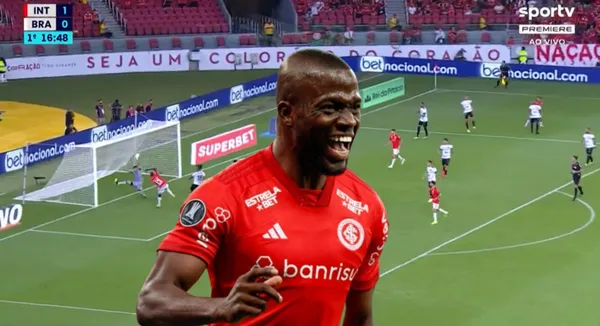 Enner Valencia sigue mojando con Inter en Brasil.