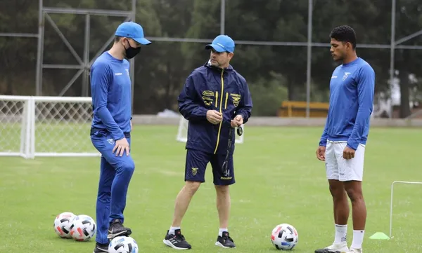 Erick Ferigra habría saltado a la cancha no solo por su buen rendimiento