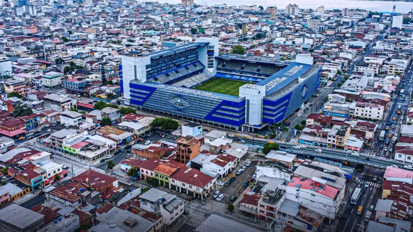 Estadio George Capweel / Foto tomada de: API