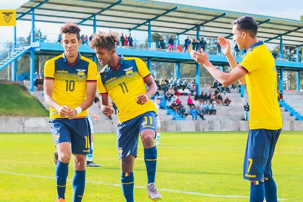 Este joven jugador no tiene oportunidades en el fútbol europeo