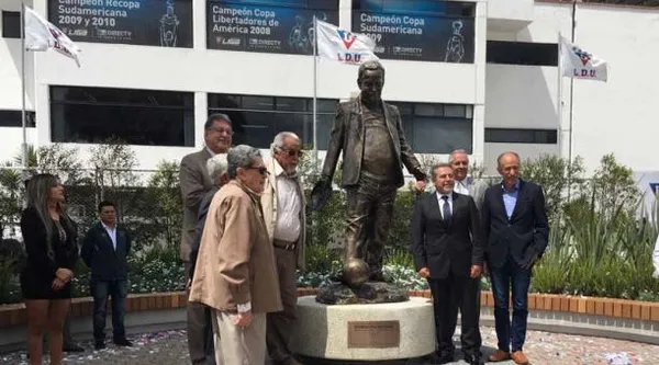 Ex dirigente de Liga de Quito habría sido vacunado contra el Covid 19